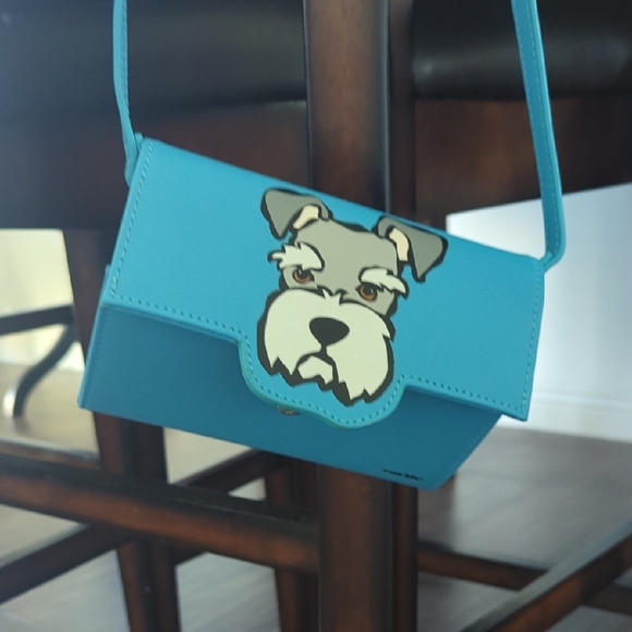 Stylish Blue Crossbody Bag with Dog Design - Picture 3 of 8